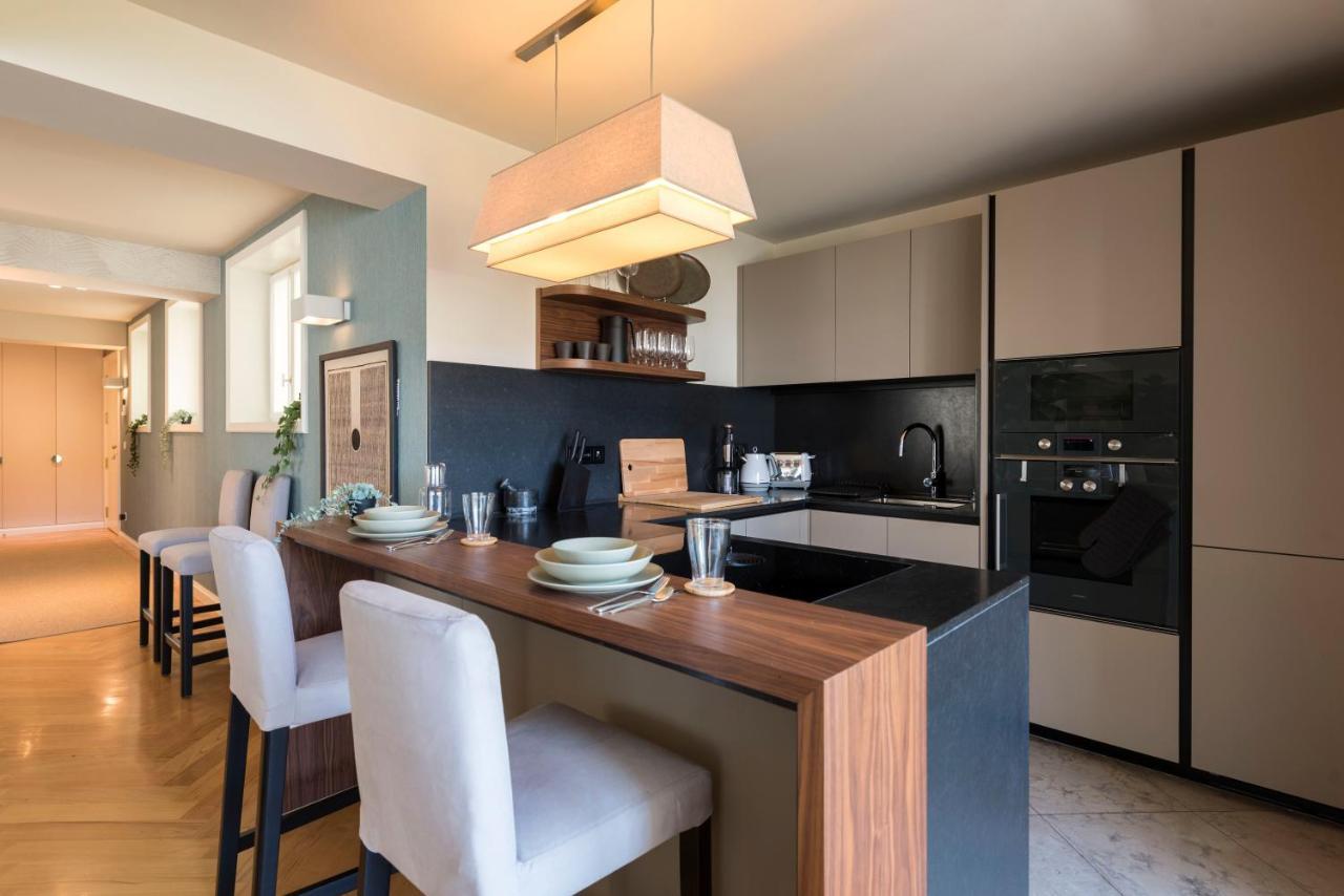 Emporium Deluxe 3Br Apartment W/ Private Parking By Lovelystay Porto Zewnętrze zdjęcie