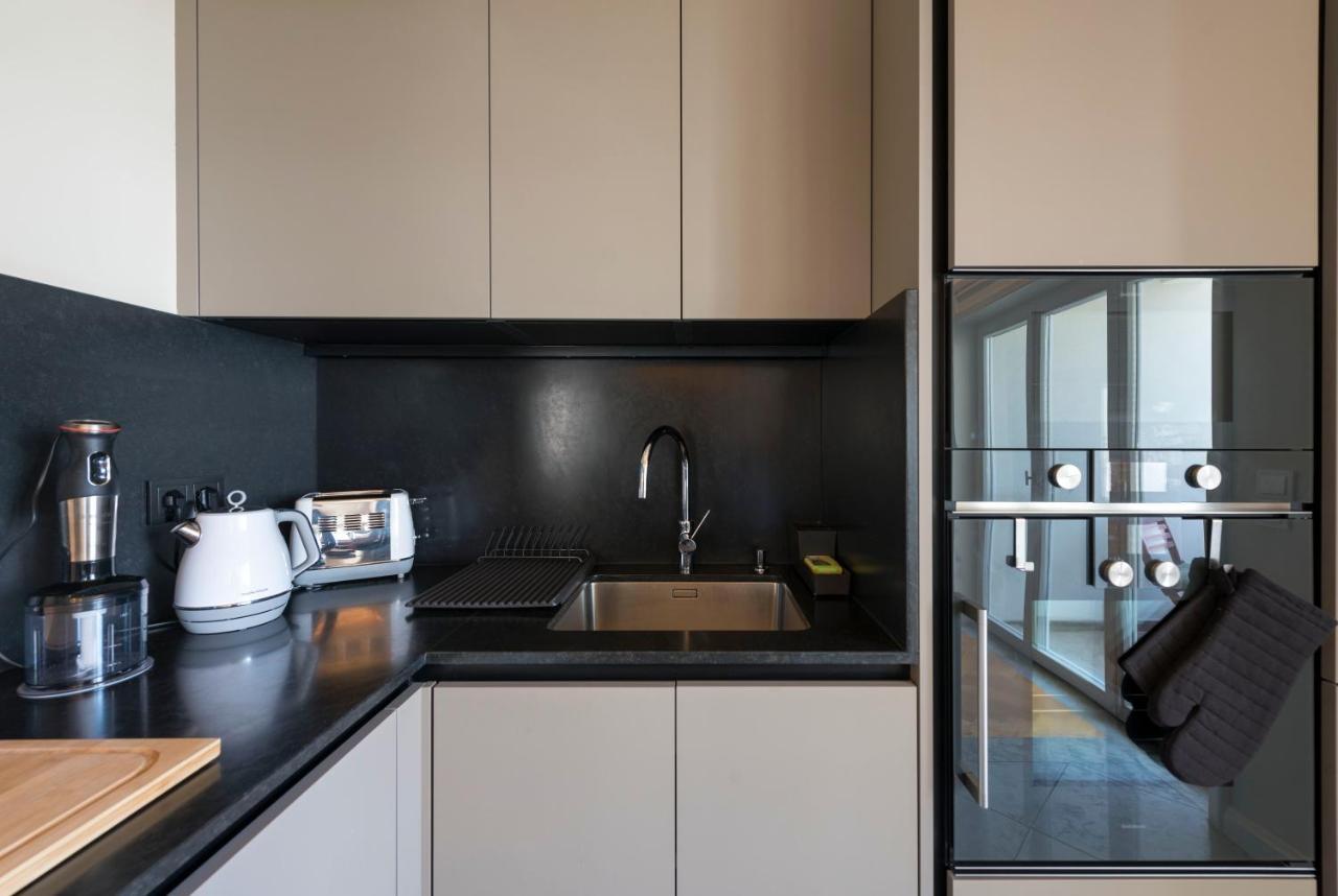 Emporium Deluxe 3Br Apartment W/ Private Parking By Lovelystay Porto Zewnętrze zdjęcie